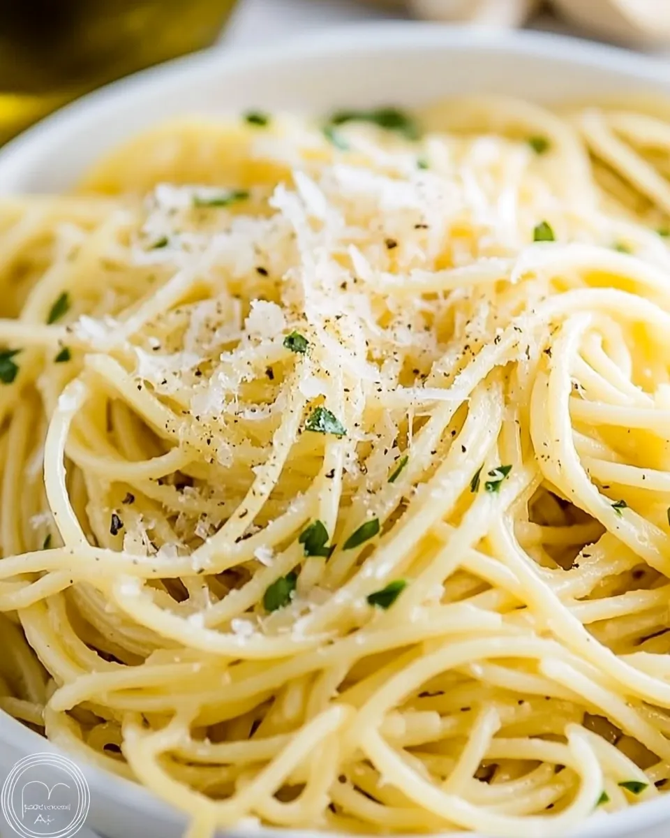 Classic Spaghetti with Olive Oil and Garlic image