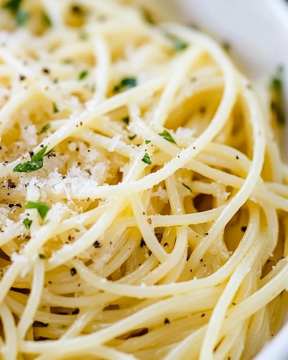 Easy Spaghetti with Olive Oil and Garlic recipe photo