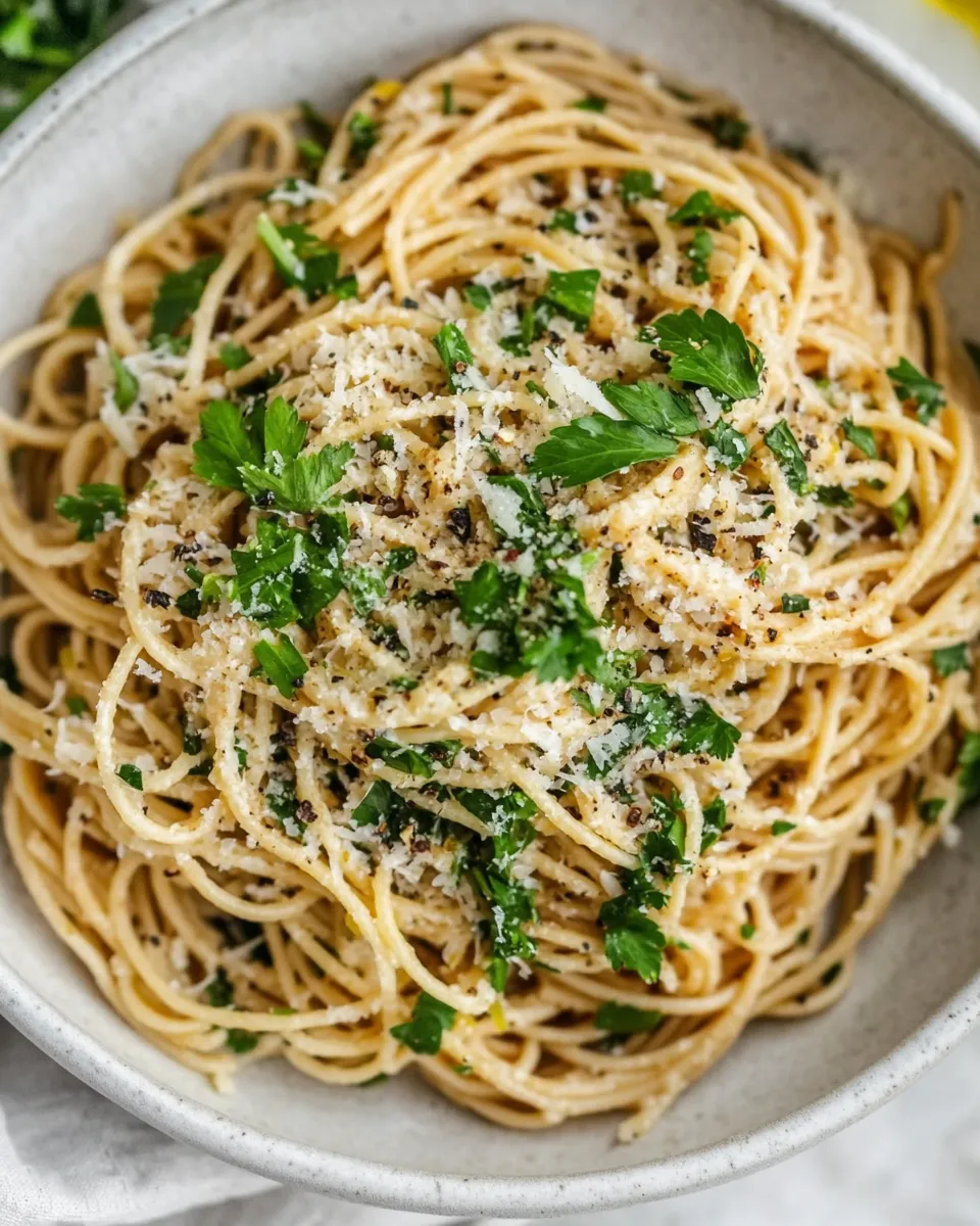 Homemade Spelt Spaghetti with Parsley and Garlic Oil photo